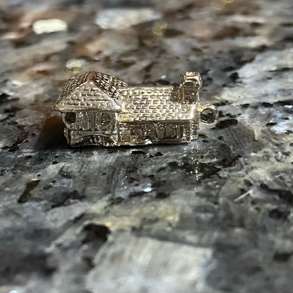 Vintage Farm House / Cottage Charm